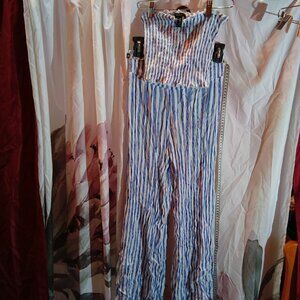 Forever 21 blue white stripe tube top pants set really cute! Light weight.